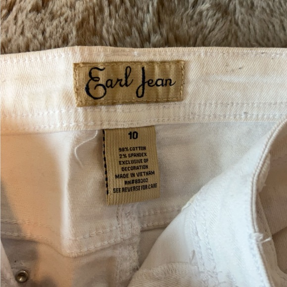 Earl Jean size 10 cropped white jean - Picture 3 of 4